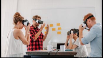 الحوارات المرئية: المحادثات في الواقع الافتراضي