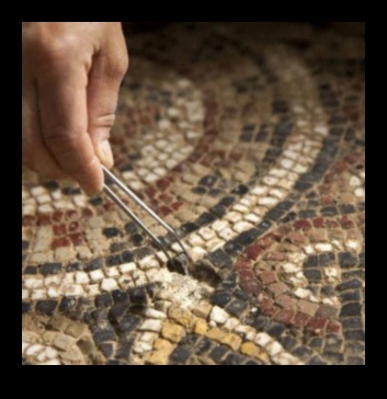 فسيفساء العصور الوسطى: روائع في ديكور الأرضيات القوطية