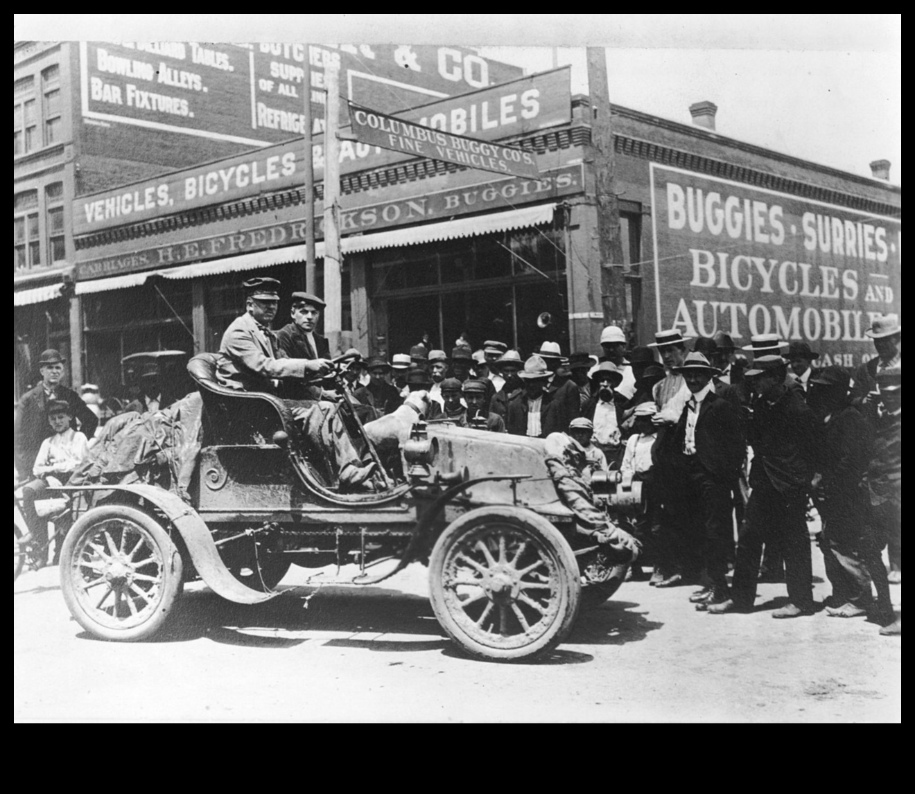 المغامرات العتيقة: اكتشاف عالم السيارات القديمة